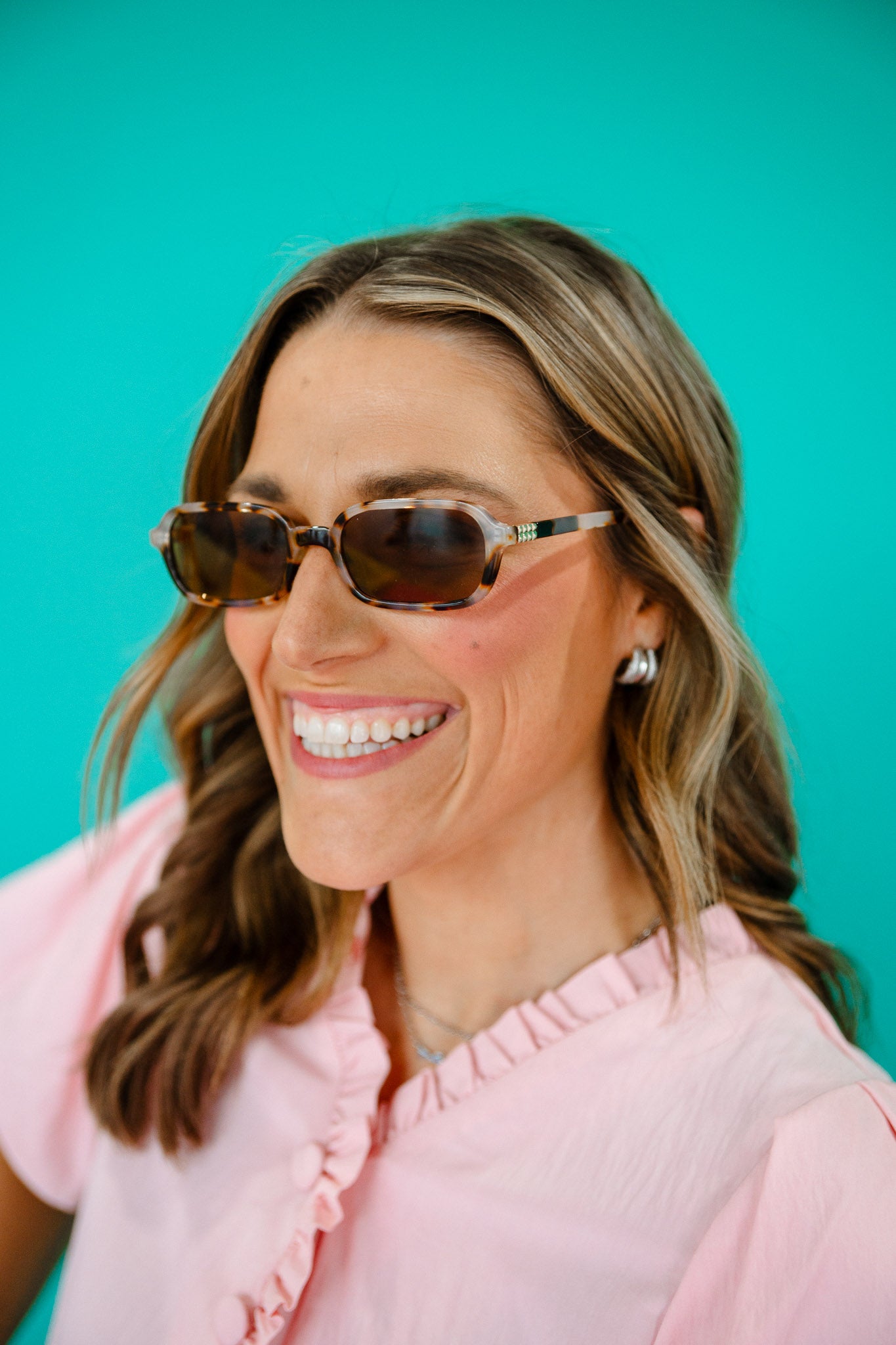 Avery Oval Shaped Sunglasses