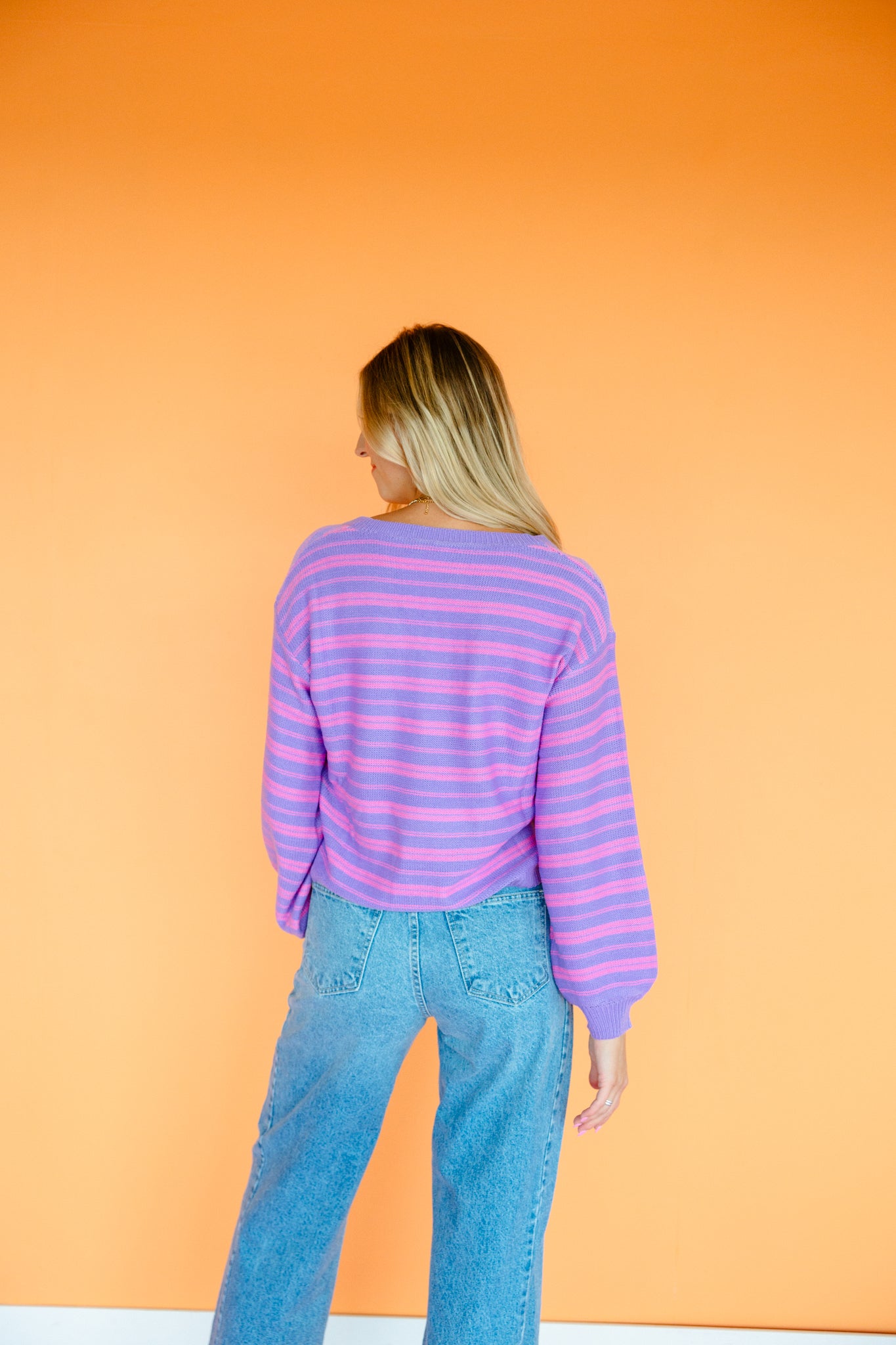 Bowan V-Neck Sweater - Light Violet + Shocking Pink