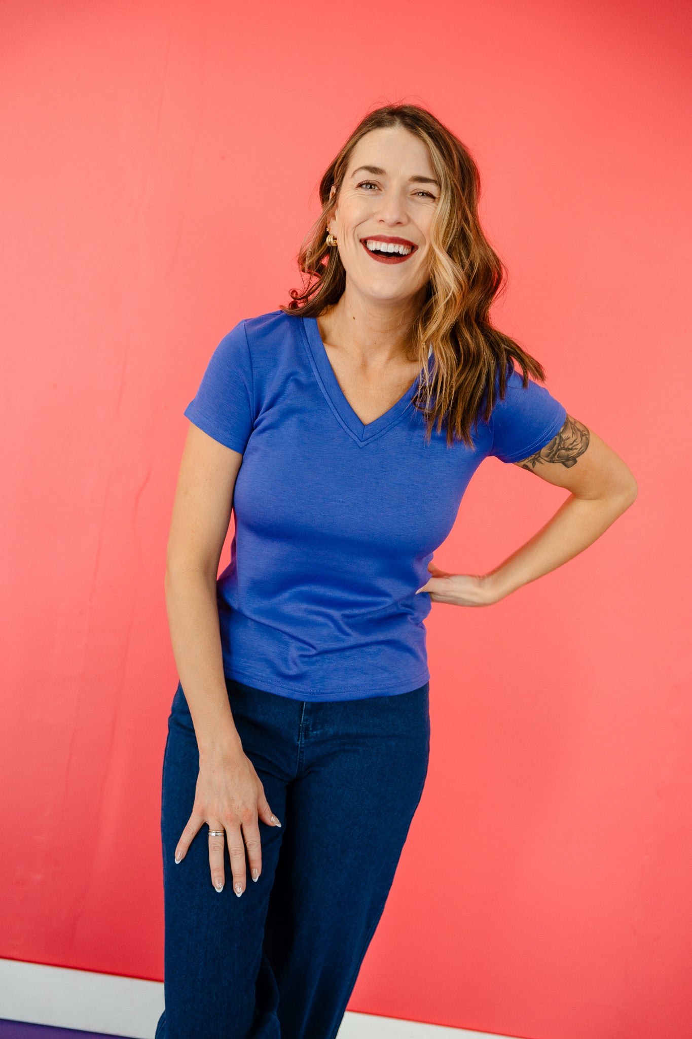 [Ellevate Basics]  The Essential V-Neck Breeze Tee