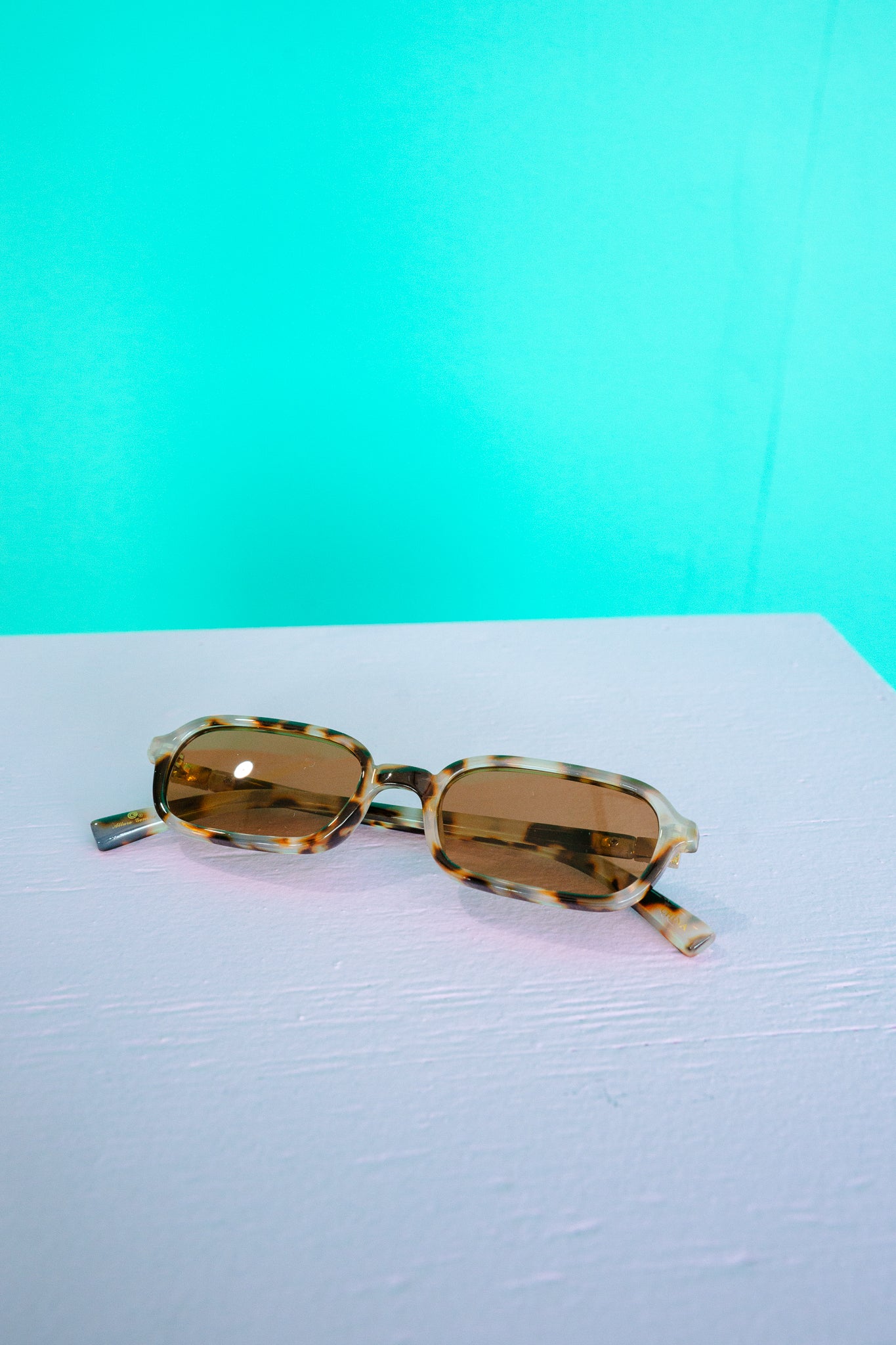Avery Oval Shaped Sunglasses
