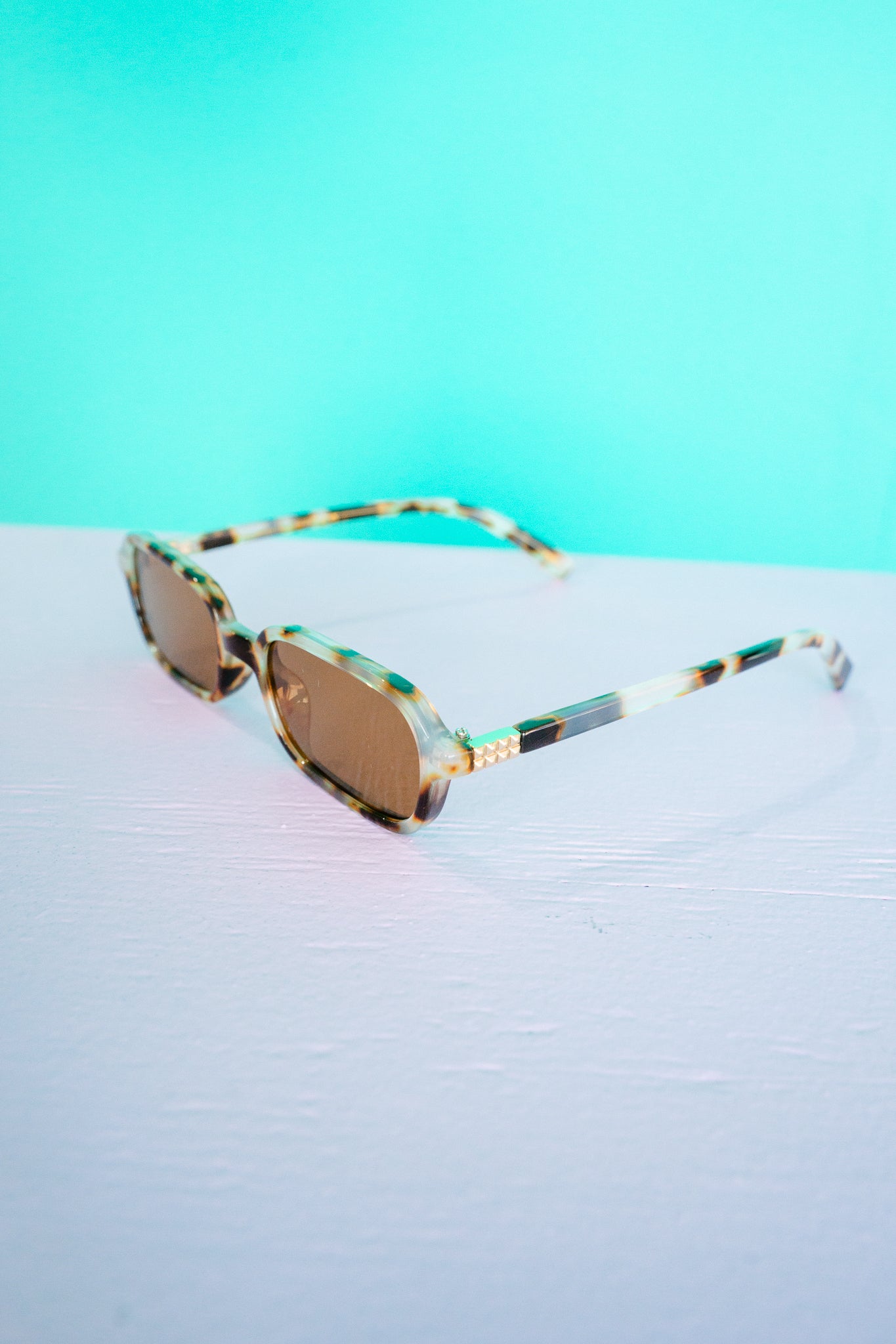 Avery Oval Shaped Sunglasses