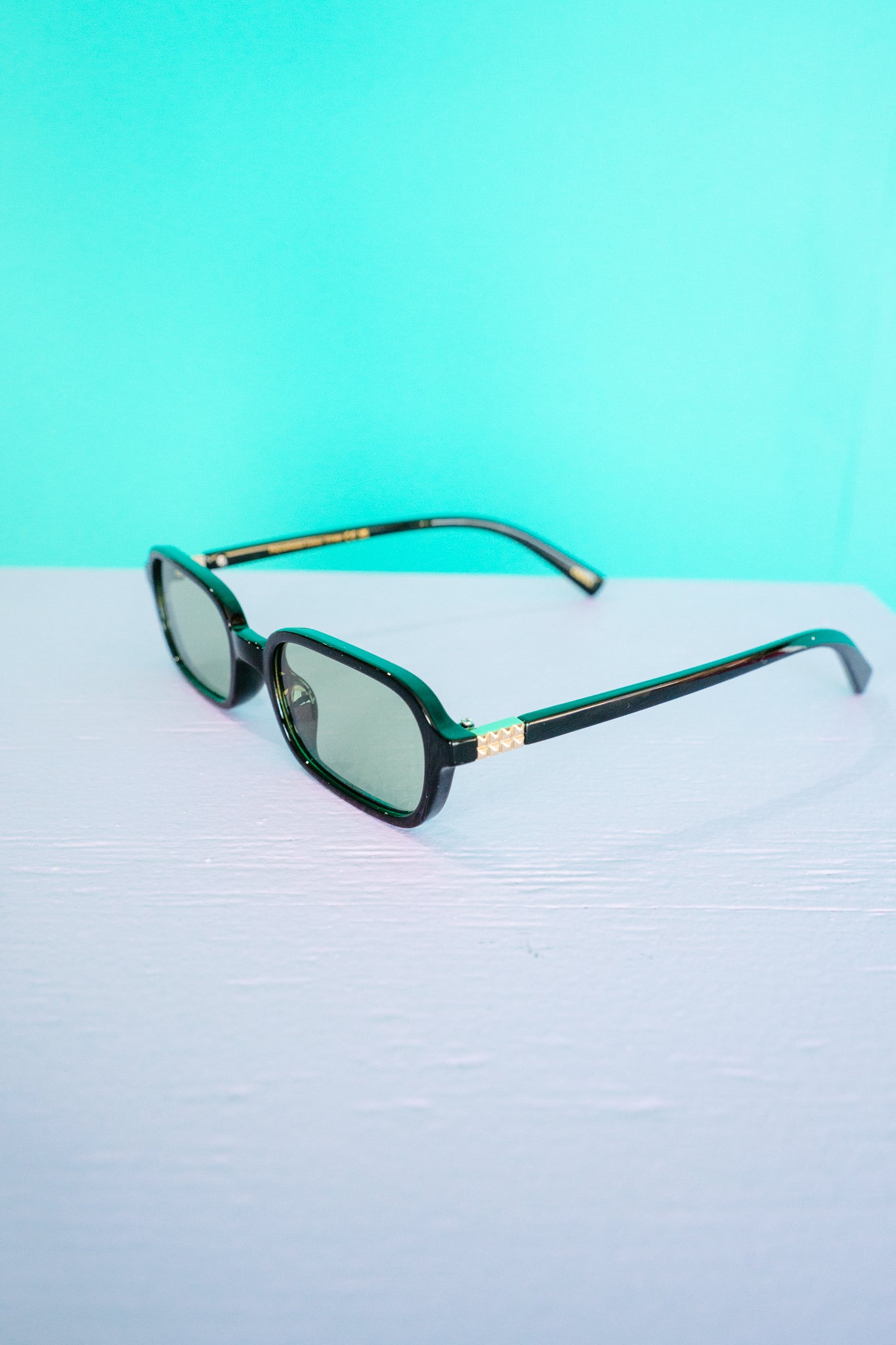 Avery Oval Shaped Sunglasses