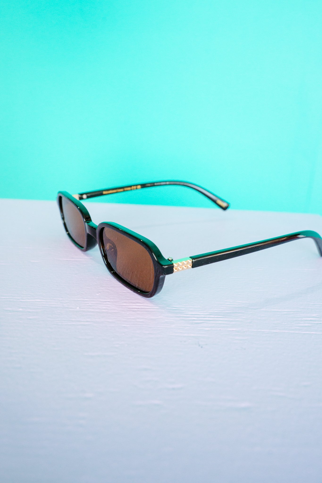 Avery Oval Shaped Sunglasses