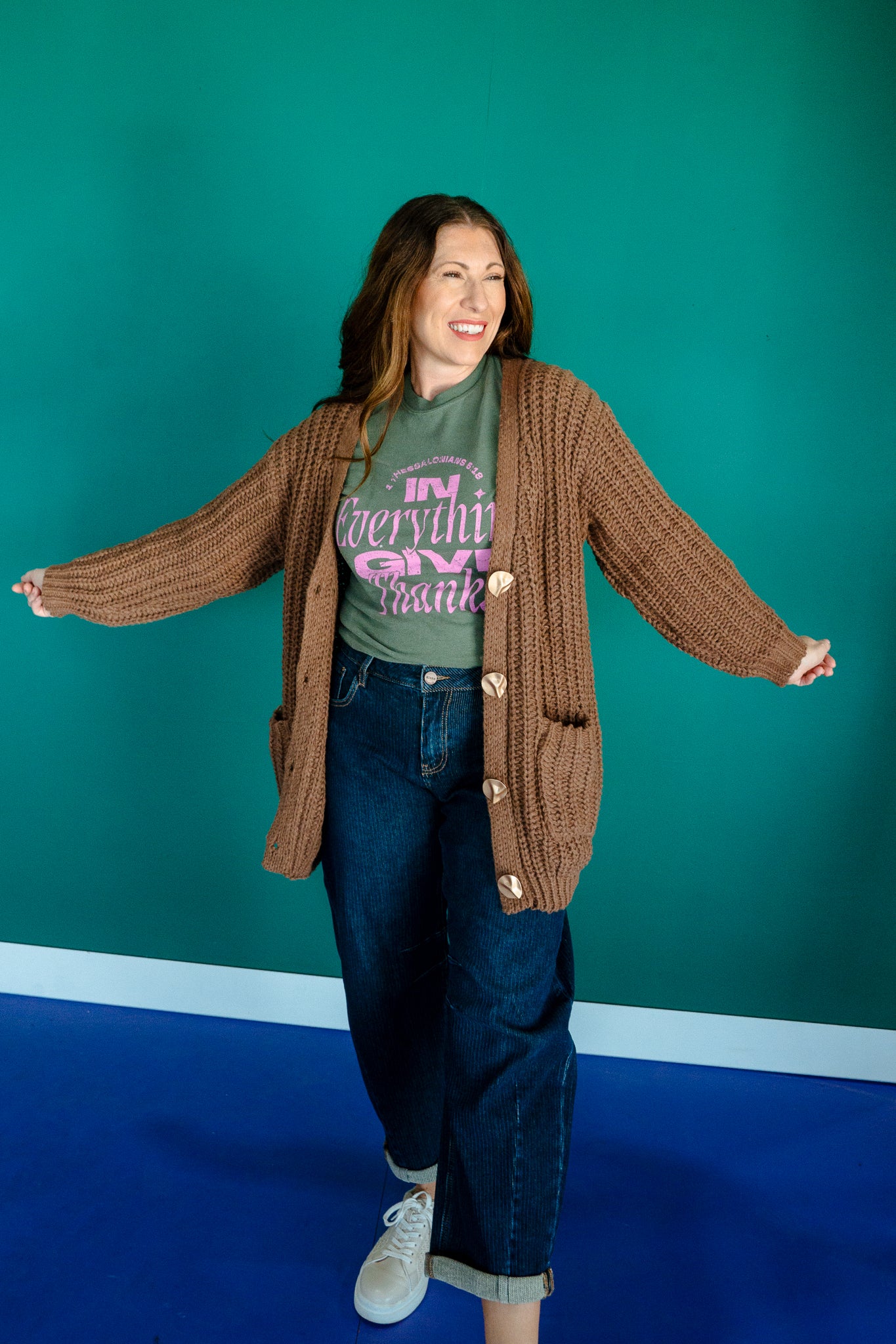 In Everything Give Thanks Graphic Tee - Olive