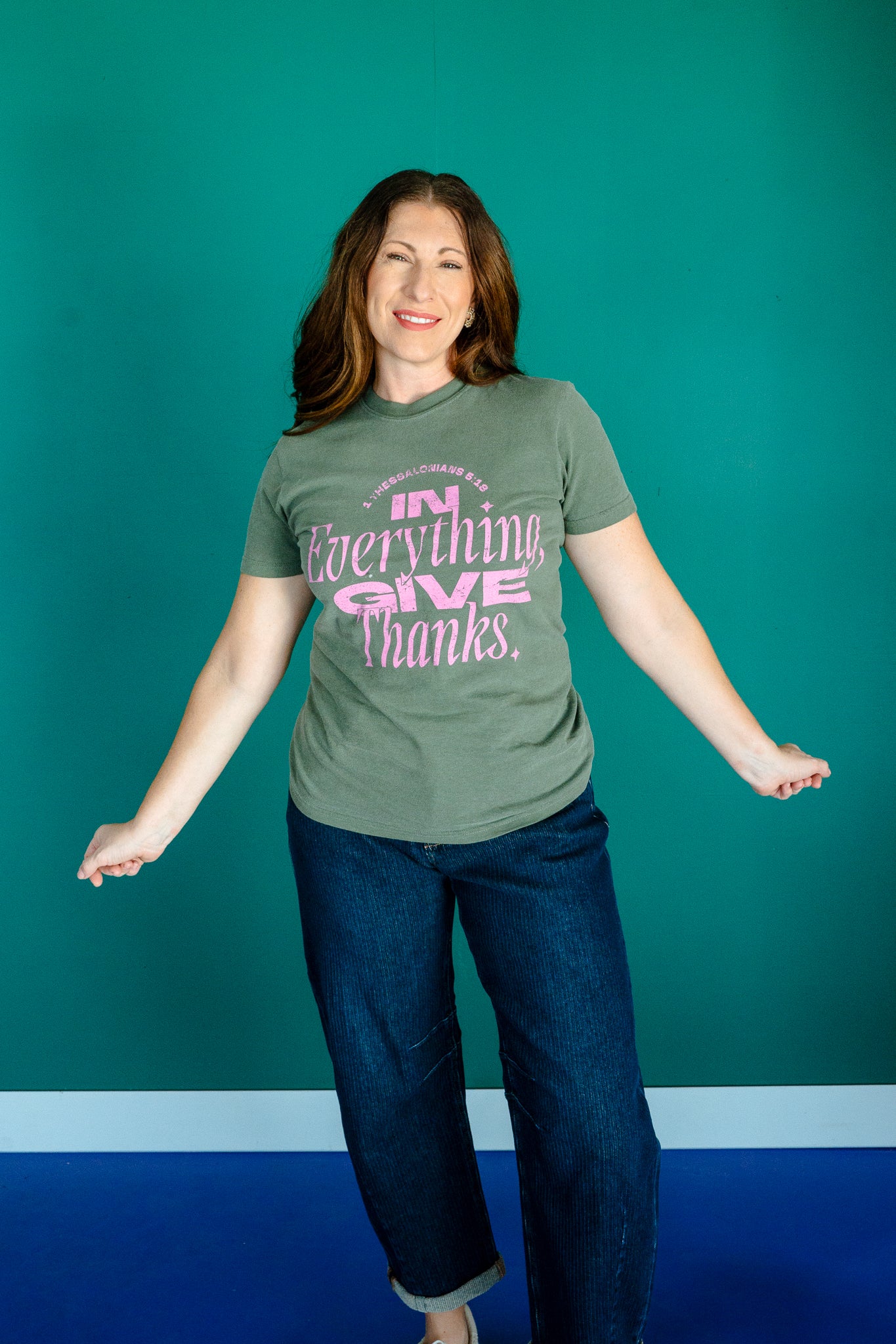In Everything Give Thanks Graphic Tee - Olive