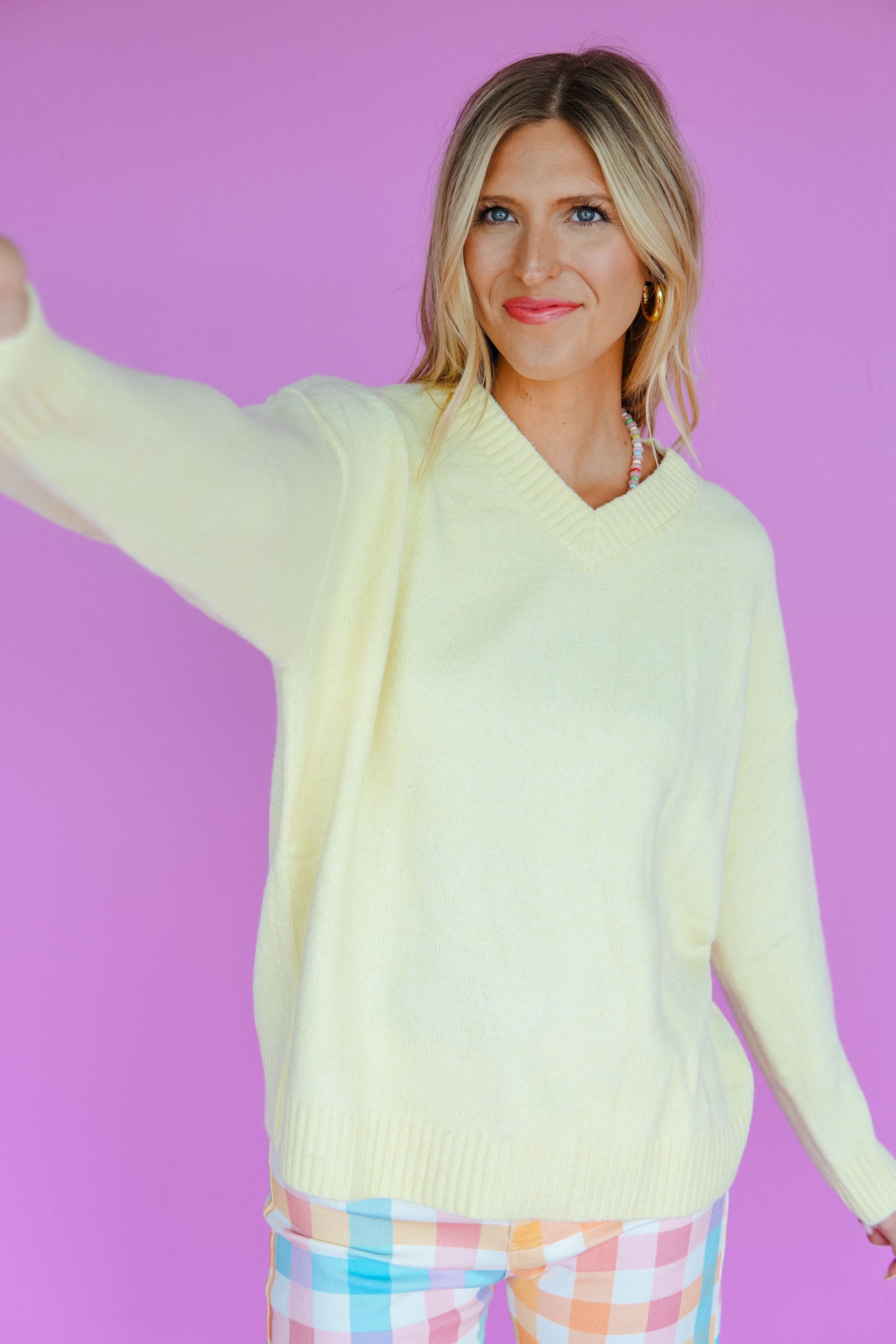 Coffee Run V-Neck Sweater - Daisy