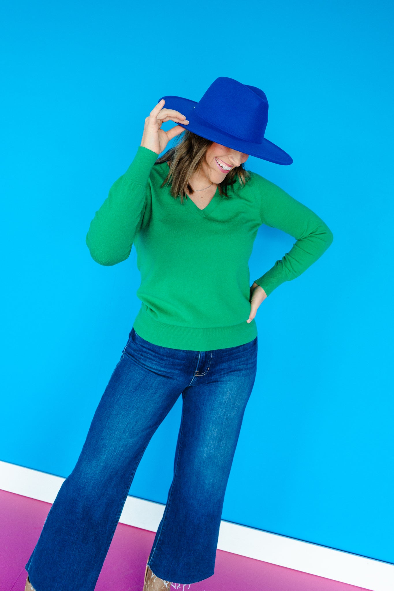 [Ellevate Basics] Elizabeth V-Neck Sweater