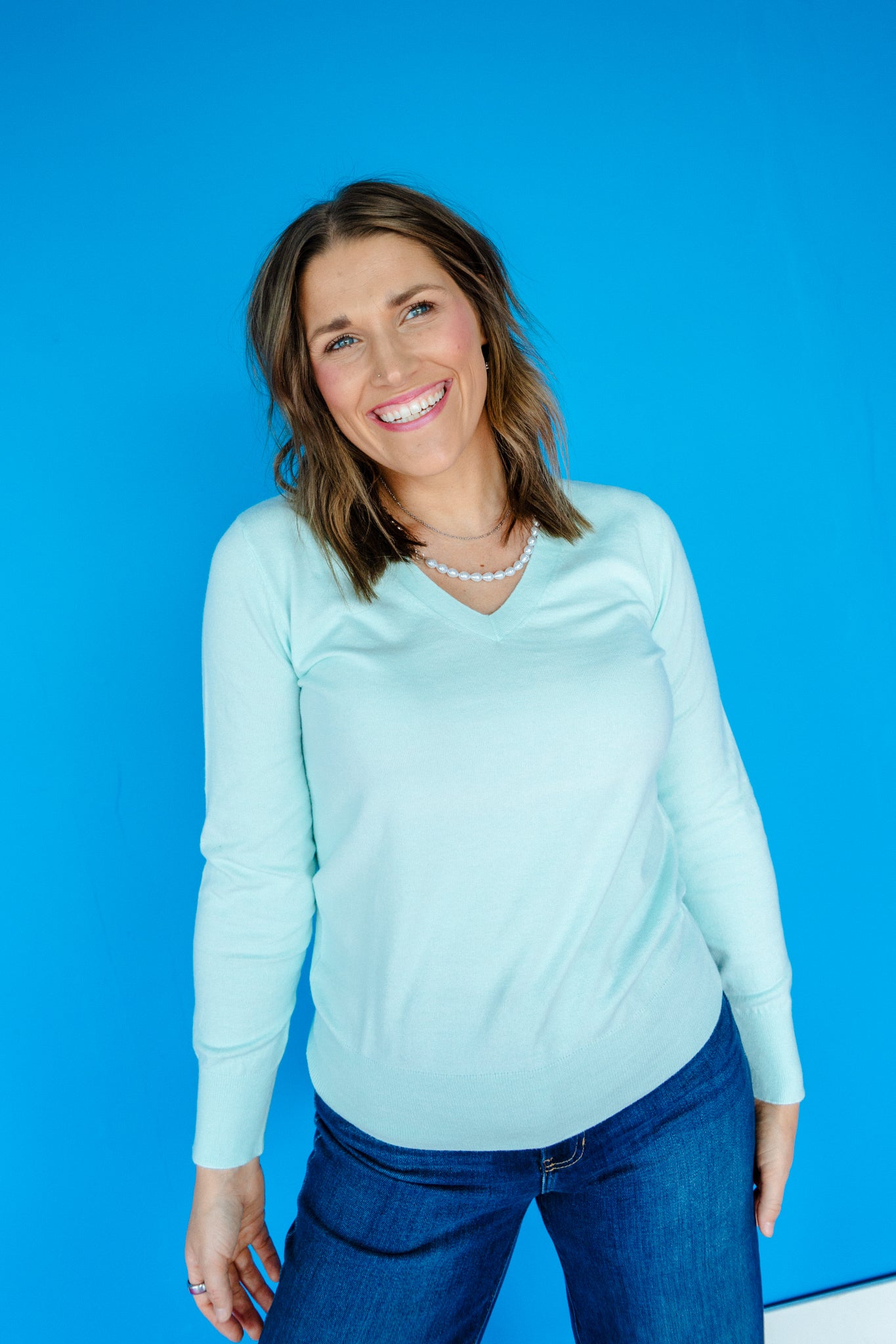 [Ellevate Basics] Elizabeth V-Neck Sweater