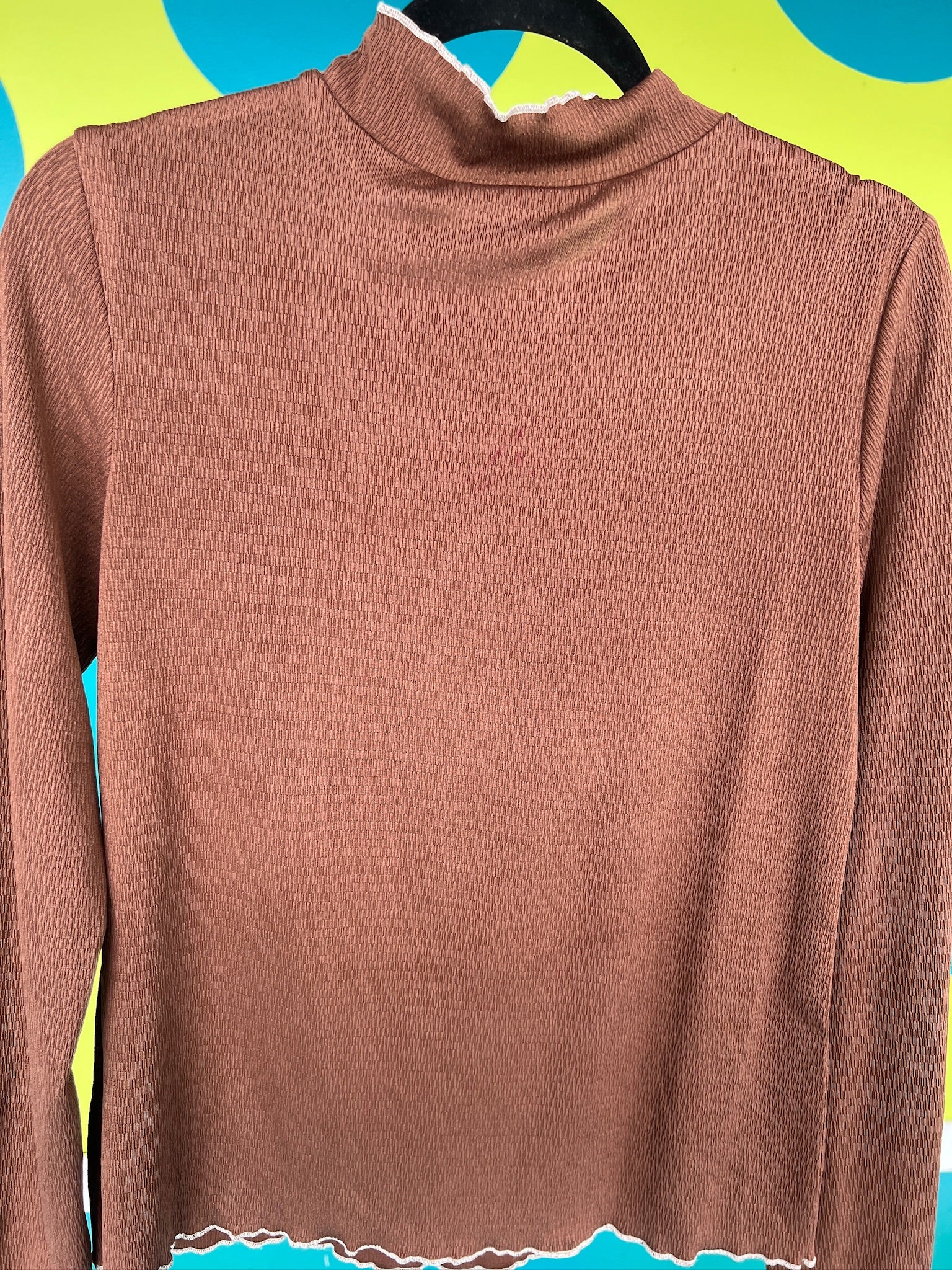 [Defect Sale] Avila Lettuce Edge Mock Neck Top - SMALL + XL