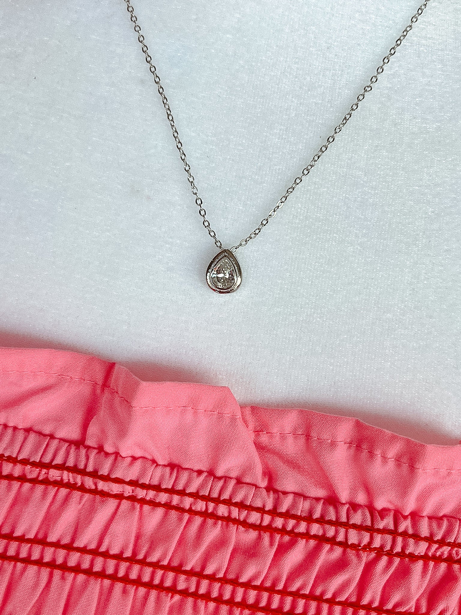 [Treasure Jewels] Drop Of Love Necklace - Silver