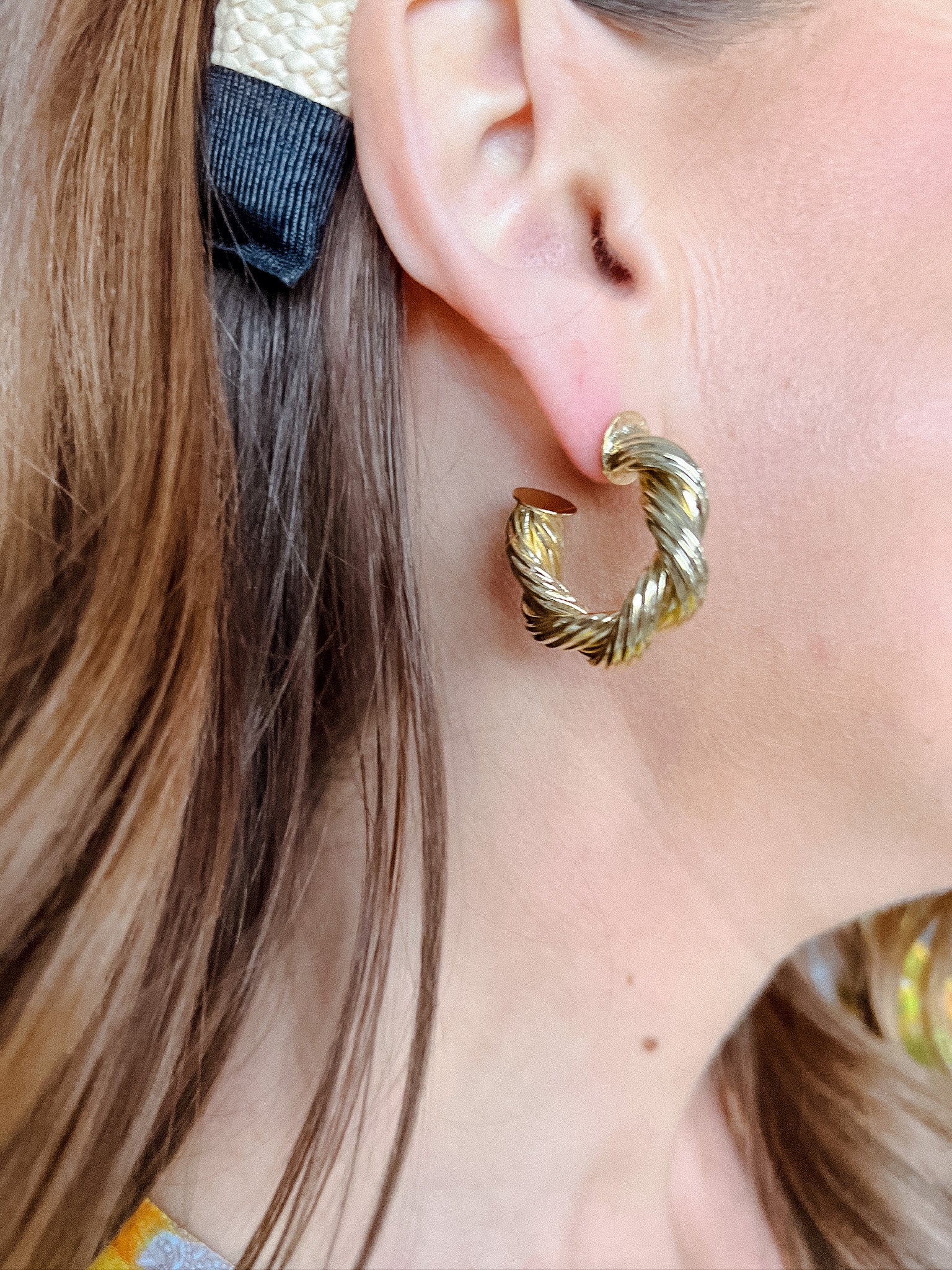 [Treasure Jewels] Sasha Twisted Hoop Earrings - Gold