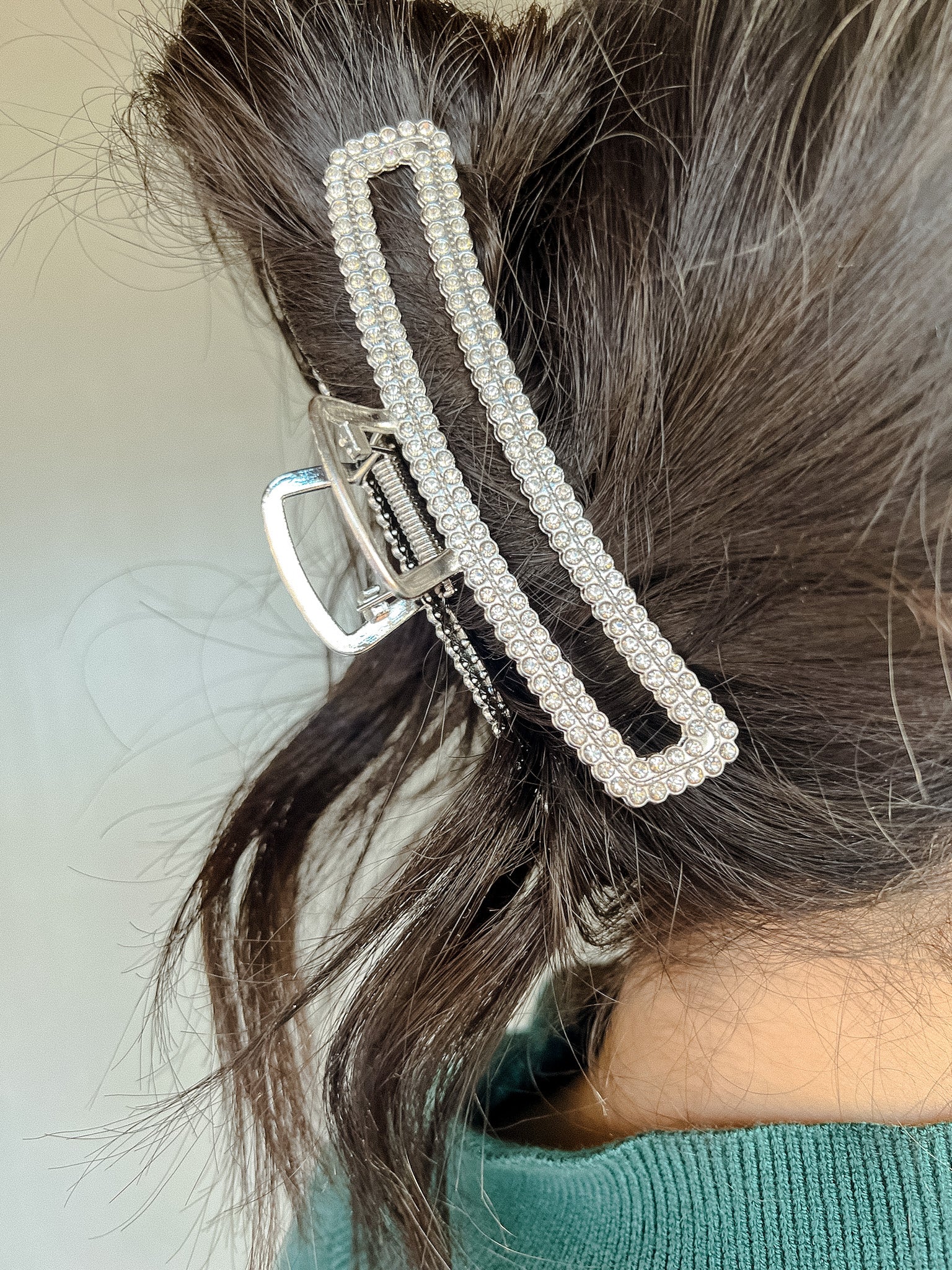 Effortless Style Hair Claw Clip - Silver