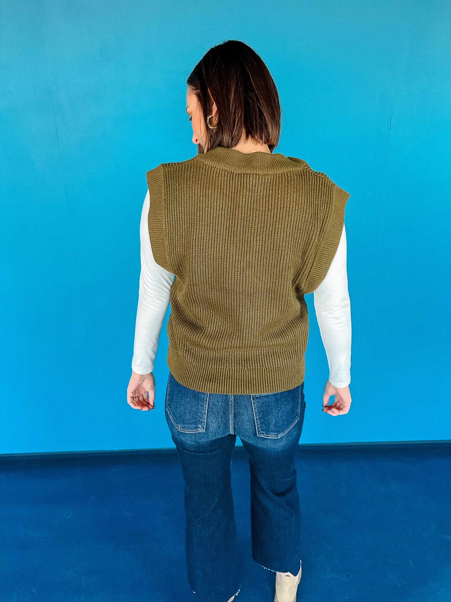 [2.7 August Apparel] Allison V-Neck Sweater Vest - Olive