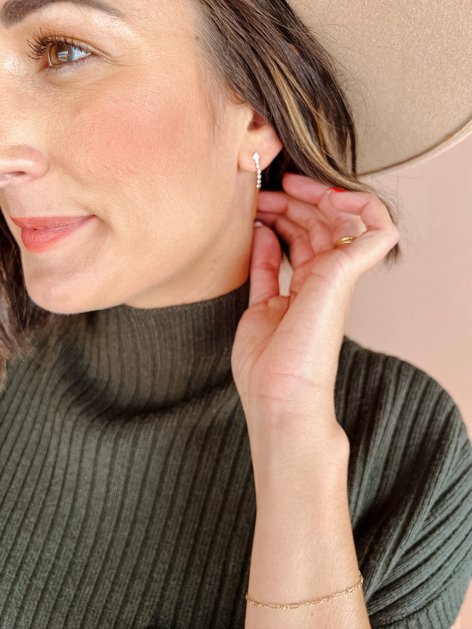 Carolyn Rhinestone Bar Earrings - Gold