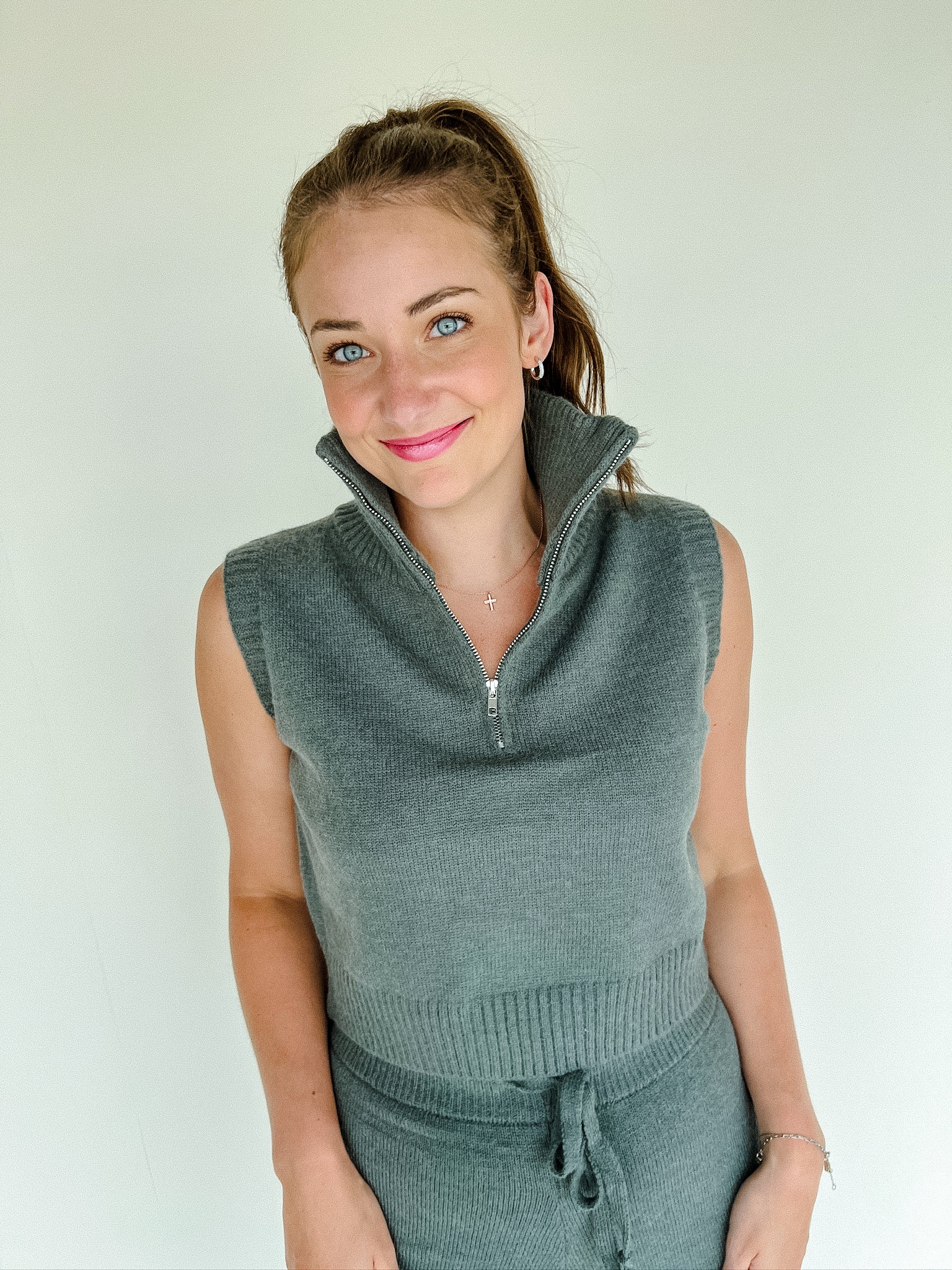 Ruthie Quarter Zip Sleeveless Sweater - Cool Heather Green